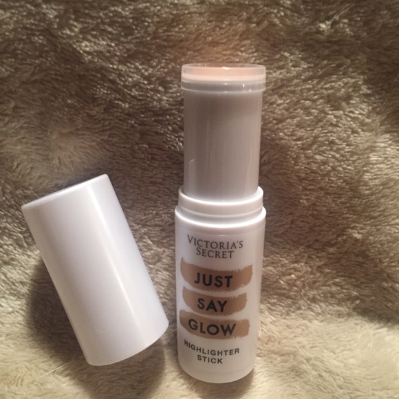 Victoria’s Secret Highlighter Stick - Picture 5 of 8
